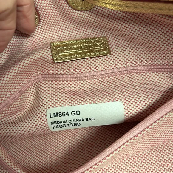 Dooney & Bourke Gold Leather shoulder satchel.  New, tag on inside - Picture 6 of 11